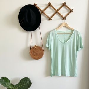 Lululemon Silver/Antimicrobial T Shirt